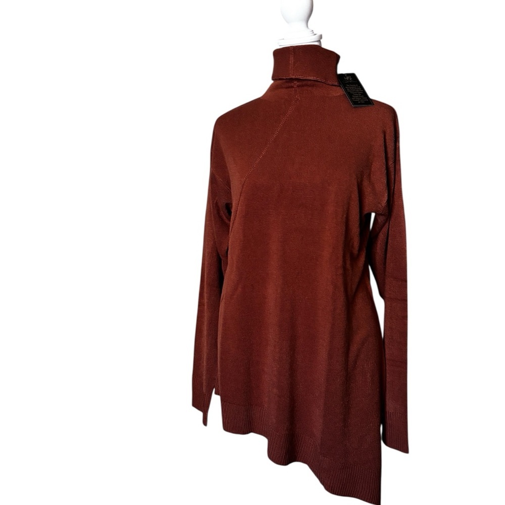 DG2 by Diane Gilman Rich Rust Turtleneck blouse 100% Acrylic